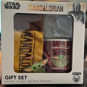 NEW in box Star Wars The Mandalorian gift set